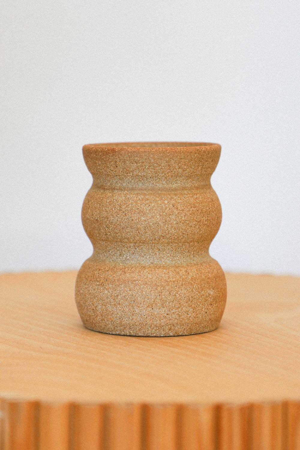 Stoneware Curvy Vase 004