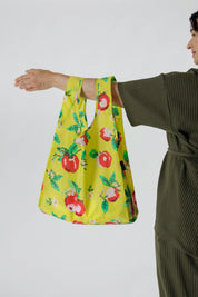 Needlepoint Apple Baggu