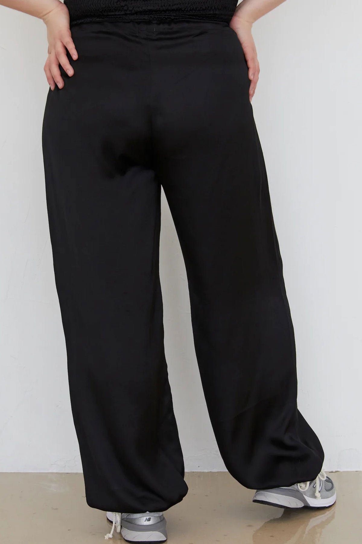 Jet Silky Cinch Pant